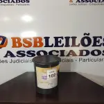 LOTE 102 - 01 LATA DE REVESTIMENTO ACRÍLICO 25L NA COR BRANCO NEVE. (NO ESTADO) ATENÇÃO! FAZER A VISITAÇÃO ANTES DE ARREMATAR, NÃO SABEMOS SE FUNCIONA, LEILÃO NÃO TEM GARANTIA E NEM DEVOLUÇÃO, SUJEITO A POSSÍVEIS AVARIAS VISÍVEIS/OCULTAS E/OU AUSÊNCIA DE COMPONENTES.