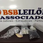 LOTE 164 - 01 LOTE COM ACESSÓRIOS PARA MÓVEIS DIVERSOS. (NO ESTADO) ATENÇÃO! FAZER A VISITAÇÃO ANTES DE ARREMATAR, NÃO SABEMOS SE FUNCIONA, LEILÃO NÃO TEM GARANTIA E NEM DEVOLUÇÃO, SUJEITO A POSSÍVEIS AVARIAS VISÍVEIS/OCULTAS E/OU AUSÊNCIA DE COMPONENTES.