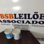 LOTE 172 - 02 GALÕES DE TINTA PISO COM 3,6L CADA NAS CORES AZUL E VERMELHO PISO MARCA PREMIER. (NO ESTADO) ATENÇÃO! FAZER A VISITAÇÃO ANTES DE ARREMATAR, NÃO SABEMOS SE FUNCIONA, LEILÃO NÃO TEM GARANTIA E NEM DEVOLUÇÃO, SUJEITO A POSSÍVEIS AVARIAS VISÍVEIS/OCULTAS E/OU AUSÊNCIA DE COMPONENTES.