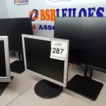 LOTE 287 - 04 MONITORES LCD MARCAS E MODELOS DIVERSOS COM AVARIAS. (NO ESTADO) ATENÇÃO! FAZER A VISITAÇÃO ANTES DE ARREMATAR, NÃO SABEMOS SE FUNCIONA, LEILÃO NÃO TEM GARANTIA E NEM DEVOLUÇÃO, SUJEITO A POSSÍVEIS AVARIAS VISÍVEIS/OCULTAS E/OU AUSÊNCIA DE COMPONENTES.