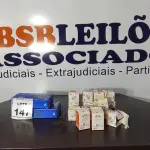 LOTE 147 - 02 CONVERSORES PARA TV E VÁRIAS MINI LÂMPADAS LED. (NO ESTADO) ATENÇÃO! FAZER A VISITAÇÃO ANTES DE ARREMATAR, NÃO SABEMOS SE FUNCIONA, LEILÃO NÃO TEM GARANTIA E NEM DEVOLUÇÃO, SUJEITO A POSSÍVEIS AVARIAS VISÍVEIS/OCULTAS E/OU AUSÊNCIA DE COMPONENTES.