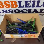 LOTE 118 - 01 LOTE COM VÁRIOS MICROS ASPERSORES E FIXADORES. (NO ESTADO) ATENÇÃO! FAZER A VISITAÇÃO ANTES DE ARREMATAR, NÃO SABEMOS SE FUNCIONA, LEILÃO NÃO TEM GARANTIA E NEM DEVOLUÇÃO, SUJEITO A POSSÍVEIS AVARIAS VISÍVEIS/OCULTAS E/OU AUSÊNCIA DE COMPONENTES.