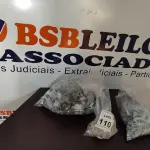 01 LOTE COM VÁRIAS FECHADURAS, SUPORTE DE CORTINAS, ABRAÇADEIRAS E MATERIAIS DIVERSOS. (NO ESTADO) ATENÇÃO! FAZER A VISITAÇÃO ANTES DE ARREMATAR, NÃO SABEMOS SE FUNCIONA, LEILÃO NÃO TEM GARANTIA E NEM DEVOLUÇÃO, SUJEITO A POSSÍVEIS AVARIAS VISÍVEIS/OCULTAS E/OU AUSÊNCIA DE COMPONENTES.
