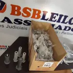 01 LOTE COM GRANDE QUANTIDADE DE ACESSÓRIOS DIVERSOS PARA MÓVEIS. (NO ESTADO) ATENÇÃO! FAZER A VISITAÇÃO ANTES DE ARREMATAR, NÃO SABEMOS SE FUNCIONA, LEILÃO NÃO TEM GARANTIA E NEM DEVOLUÇÃO, SUJEITO A POSSÍVEIS AVARIAS VISÍVEIS/OCULTAS E/OU AUSÊNCIA DE COMPONENTES.