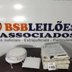 LOTE 149 - 01 LOTE COM VÁRIOS PAINÉIS DE LED TAMANHOS DIVERSOS. (NO ESTADO) ATENÇÃO! FAZER A VISITAÇÃO ANTES DE ARREMATAR, NÃO SABEMOS SE FUNCIONA, LEILÃO NÃO TEM GARANTIA E NEM DEVOLUÇÃO, SUJEITO A POSSÍVEIS AVARIAS VISÍVEIS/OCULTAS E/OU AUSÊNCIA DE COMPONENTES.