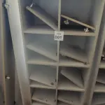 LOTE 001 - 01 ARMÁRIO ALTO PARA ESCRITÓRIO COM 10 PORTAS. (NO ESTADO) ATENÇÃO! FAZER A VISITAÇÃO ANTES DE ARREMATAR, NÃO SABEMOS SE FUNCIONA, LEILÃO NÃO TEM GARANTIA E NEM DEVOLUÇÃO, SUJEITO A POSSÍVEIS AVARIAS VISÍVEIS/OCULTAS E/OU AUSÊNCIA DE COMPONENTES.