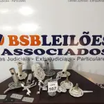01 LOTE COM VÁRIOS SUPORTES DIVERSOS. (NO ESTADO) ATENÇÃO! FAZER A VISITAÇÃO ANTES DE ARREMATAR, NÃO SABEMOS SE FUNCIONA, LEILÃO NÃO TEM GARANTIA E NEM DEVOLUÇÃO, SUJEITO A POSSÍVEIS AVARIAS VISÍVEIS/OCULTAS E/OU AUSÊNCIA DE COMPONENTES.