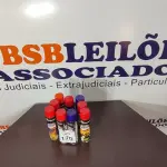 LOTE 170 - 09 TINTAS SPRAY DE CORES DIVERSAS. (NO ESTADO) ATENÇÃO! FAZER A VISITAÇÃO ANTES DE ARREMATAR, NÃO SABEMOS SE FUNCIONA, LEILÃO NÃO TEM GARANTIA E NEM DEVOLUÇÃO, SUJEITO A POSSÍVEIS AVARIAS VISÍVEIS/OCULTAS E/OU AUSÊNCIA DE COMPONENTES.