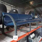 LOTE 323 - 01 LONGARINA 03 LUGARES. (NO ESTADO) ATENÇÃO! FAZER A VISITAÇÃO ANTES DE ARREMATAR, NÃO SABEMOS SE FUNCIONA, LEILÃO NÃO TEM GARANTIA E NEM DEVOLUÇÃO, SUJEITO A POSSÍVEIS AVARIAS VISÍVEIS/OCULTAS E/OU AUSÊNCIA DE COMPONENTES.