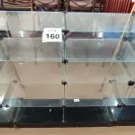 LOTE 160 - 01 VITRINE EXPOSITORA DE VIDRO. (NO ESTADO) ATENÇÃO! FAZER A VISITAÇÃO ANTES DE ARREMATAR, NÃO SABEMOS SE FUNCIONA, LEILÃO NÃO TEM GARANTIA E NEM DEVOLUÇÃO, SUJEITO A POSSÍVEIS AVARIAS VISÍVEIS/OCULTAS E/OU AUSÊNCIA DE COMPONENTES.