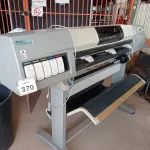 LOTE 370 - 01 IMPRESSORA PLOTTER DESINGJET MARCA HP. (NO ESTADO) ATENÇÃO! FAZER A VISITAÇÃO ANTES DE ARREMATAR, NÃO SABEMOS SE FUNCIONA. LEILÃO NÃO TEM GARANTIA E NEM DEVOLUÇÃO, SUJEITO A POSSÍVEIS AVARIAS VISÍVEIS/OCULTAS E/OU AUSÊNCIA DE COMPONENTES.