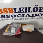 02 PARES DE BOTAS DE BORRACHA NUMERAÇÕES 36 E 39 NAS CORES BRANCO E PRETO. (NO ESTADO) ATENÇÃO! FAZER A VISITAÇÃO ANTES DE ARREMATAR, NÃO SABEMOS SE FUNCIONA, LEILÃO NÃO TEM GARANTIA E NEM DEVOLUÇÃO, SUJEITO A POSSÍVEIS AVARIAS VISÍVEIS/OCULTAS E/OU AUSÊNCIA DE COMPONENTES.