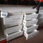 LOTE 355 - 02 GAVETEIROS COM 04 GAVETAS CADA. (NO ESTADO) ATENÇÃO! FAZER A VISITAÇÃO ANTES DE ARREMATAR, NÃO SABEMOS SE FUNCIONA. LEILÃO NÃO TEM GARANTIA E NEM DEVOLUÇÃO, SUJEITO A POSSÍVEIS AVARIAS VISÍVEIS/OCULTAS E/OU AUSÊNCIA DE COMPONENTES.
