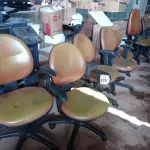 LOTE 375 - 05 CADEIRAS PARA ESCRITÓRIO GIRATÓRIAS. (NO ESTADO) ATENÇÃO! FAZER A VISITAÇÃO ANTES DE ARREMATAR, NÃO SABEMOS SE FUNCIONA. LEILÃO NÃO TEM GARANTIA E NEM DEVOLUÇÃO, SUJEITO A POSSÍVEIS AVARIAS VISÍVEIS/OCULTAS E/OU AUSÊNCIA DE COMPONENTES.