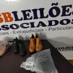 LOTE 083 - 04 PARES DE BOTAS DE COURO SINTÉTICO NUMERAÇÕES 35 E 38. (NO ESTADO) ATENÇÃO! FAZER A VISITAÇÃO ANTES DE ARREMATAR, NÃO SABEMOS SE FUNCIONA, LEILÃO NÃO TEM GARANTIA E NEM DEVOLUÇÃO, SUJEITO A POSSÍVEIS AVARIAS VISÍVEIS/OCULTAS E/OU AUSÊNCIA DE COMPONENTES.
