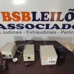 LOTE 184 - 04 TRANSFORMADORES TAMANHOS DIVERSOS E 01 ESTABILIZADOR. (NO ESTADO) ATENÇÃO! FAZER A VISITAÇÃO ANTES DE ARREMATAR, NÃO SABEMOS SE FUNCIONA, LEILÃO NÃO TEM GARANTIA E NEM DEVOLUÇÃO, SUJEITO A POSSÍVEIS AVARIAS VISÍVEIS/OCULTAS E/OU AUSÊNCIA DE COMPONENTES.