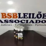 LOTE 132 - 10 TINTAS SPRAY NA COR BRANCO FOSCO. (NO ESTADO) ATENÇÃO! FAZER A VISITAÇÃO ANTES DE ARREMATAR, NÃO SABEMOS SE FUNCIONA, LEILÃO NÃO TEM GARANTIA E NEM DEVOLUÇÃO, SUJEITO A POSSÍVEIS AVARIAS VISÍVEIS/OCULTAS E/OU AUSÊNCIA DE COMPONENTES.