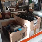LOTE 353 - 01 LOTE COM VÁRIOS CARTUCHOS DE IMPRESSORA E FONTES/CABOS DIVERSOS. (NO ESTADO) ATENÇÃO! FAZER A VISITAÇÃO ANTES DE ARREMATAR, NÃO SABEMOS SE FUNCIONA. LEILÃO NÃO TEM GARANTIA E NEM DEVOLUÇÃO, SUJEITO A POSSÍVEIS AVARIAS VISÍVEIS/OCULTAS E/OU AUSÊNCIA DE COMPONENTES.
