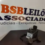 LOTE 051 - 01 TELEFONE ANTIGO. (NO ESTADO) ATENÇÃO! FAZER A VISITAÇÃO ANTES DE ARREMATAR, NÃO SABEMOS SE FUNCIONA, LEILÃO NÃO TEM GARANTIA E NEM DEVOLUÇÃO, SUJEITO A POSSÍVEIS AVARIAS VISÍVEIS/OCULTAS E/OU AUSÊNCIA DE COMPONENTES.