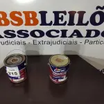LOTE 215 - 02 LATAS DE TINTA MARCA CORAL ESMALTE SINTÉTICO, PARA MADEIRA E METAL, NAS CORES ACETINADO E BRILHANTE COM 3,2L CADA. (NO ESTADO) ATENÇÃO! FAZER A VISITAÇÃO ANTES DE ARREMATAR, NÃO SABEMOS SE FUNCIONA, LEILÃO NÃO TEM GARANTIA E NEM DEVOLUÇÃO, SUJEITO A POSSÍVEIS AVARIAS VISÍVEIS/OCULTAS E/OU AUSÊNCIA DE COMPONENTES.