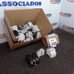 LOTE 335 - 01 LOTE COM VÁRIOS DISJUNTORES MODELOS E TAMANHOS DIVERSOS. (NO ESTADO) ATENÇÃO! FAZER A VISITAÇÃO ANTES DE ARREMATAR, NÃO SABEMOS SE FUNCIONA, LEILÃO NÃO TEM GARANTIA E NEM DEVOLUÇÃO, SUJEITO A POSSÍVEIS AVARIAS VISÍVEIS/OCULTAS E/OU AUSÊNCIA DE COMPONENTES.