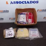 LOTE 390 - 01 LOTE COM VÁRIAS ROUPAS PARA CACHORROS. (NO ESTADO) ATENÇÃO! FAZER A VISITAÇÃO ANTES DE ARREMATAR, NÃO SABEMOS SE FUNCIONA, LEILÃO NÃO TEM GARANTIA E NEM DEVOLUÇÃO, SUJEITO A POSSÍVEIS AVARIAS VISÍVEIS/OCULTAS E/OU AUSÊNCIA DE COMPONENTES.