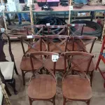 LOTE 416 - 08 CADEIRAS EM MADEIRA. (NO ESTADO) ATENÇÃO! FAZER A VISITAÇÃO ANTES DE ARREMATAR, NÃO SABEMOS SE FUNCIONA, LEILÃO NÃO TEM GARANTIA E NEM DEVOLUÇÃO, SUJEITO A POSSÍVEIS AVARIAS VISÍVEIS/OCULTAS E/OU AUSÊNCIA DE COMPONENTES.