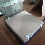 LOTE 403 - 01 PUFF ALMOFADADO COM BASE DE MADEIRA. (NO ESTADO) ATENÇÃO! FAZER A VISITAÇÃO ANTES DE ARREMATAR, NÃO SABEMOS SE FUNCIONA, LEILÃO NÃO TEM GARANTIA E NEM DEVOLUÇÃO, SUJEITO A POSSÍVEIS AVARIAS VISÍVEIS/OCULTAS E/OU AUSÊNCIA DE COMPONENTES.