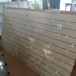 LOTE 405 - 01 PAINEL CANALETADO DE 2,75M X 1,55M. (NO ESTADO) ATENÇÃO! FAZER A VISITAÇÃO ANTES DE ARREMATAR, NÃO SABEMOS SE FUNCIONA, LEILÃO NÃO TEM GARANTIA E NEM DEVOLUÇÃO, SUJEITO A POSSÍVEIS AVARIAS VISÍVEIS/OCULTAS E/OU AUSÊNCIA DE COMPONENTES.