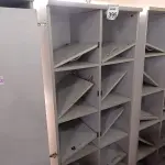 LOTE 395 - 01 ARMÁRIO ALTO PARA ESCRITÓRIO COM 10 PORTAS. (NO ESTADO) ATENÇÃO! FAZER A VISITAÇÃO ANTES DE ARREMATAR, NÃO SABEMOS SE FUNCIONA, LEILÃO NÃO TEM GARANTIA E NEM DEVOLUÇÃO, SUJEITO A POSSÍVEIS AVARIAS VISÍVEIS/OCULTAS E/OU AUSÊNCIA DE COMPONENTES.