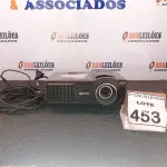 LOTE 453 - 01 PROJETOR MULTIMIDIA 220W MARCA BENQ. (NO ESTADO) ATENÇÃO! FAZER A VISITAÇÃO ANTES DE ARREMATAR, NÃO SABEMOS SE FUNCIONA, LEILÃO NÃO TEM GARANTIA E NEM DEVOLUÇÃO, SUJEITO A POSSÍVEIS AVARIAS VISÍVEIS/OCULTAS E/OU AUSÊNCIA DE COMPONENTES.