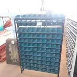 LOTE 549 - 01 EXPOSITOR COM GAVETAS PARA PARAFUSOS. (NO ESTADO) ATENÇÃO! FAZER A VISITAÇÃO ANTES DE ARREMATAR, NÃO SABEMOS SE FUNCIONA, LEILÃO NÃO TEM GARANTIA E NEM DEVOLUÇÃO, SUJEITO A POSSÍVEIS AVARIAS VISÍVEIS/OCULTAS E/OU AUSÊNCIA DE COMPONENTES.