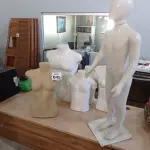 LOTE 649 - 06 MANEQUINS DE VÁRIOS TAMANHOS.  (NO ESTADO) ATENÇÃO! FAZER A VISITAÇÃO ANTES DE ARREMATAR, NÃO SABEMOS SE FUNCIONA, LEILÃO NÃO TEM GARANTIA E NEM DEVOLUÇÃO, SUJEITO A POSSÍVEIS AVARIAS VISÍVEIS/OCULTAS E/OU AUSÊNCIA DE COMPONENTES.