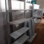 LOTE 394 - 01 GONDOLA EXPOSITORA COM 17 BANDEJAS. (NO ESTADO) ATENÇÃO! FAZER A VISITAÇÃO ANTES DE ARREMATAR, NÃO SABEMOS SE FUNCIONA, LEILÃO NÃO TEM GARANTIA E NEM DEVOLUÇÃO, SUJEITO A POSSÍVEIS AVARIAS VISÍVEIS/OCULTAS E/OU AUSÊNCIA DE COMPONENTES.