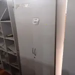 LOTE 391 - 01 ARMÁRIO ALTO COM 02 PORTAS 01 COMPARTIMENTO. (NO ESTADO) ATENÇÃO! FAZER A VISITAÇÃO ANTES DE ARREMATAR, NÃO SABEMOS SE FUNCIONA, LEILÃO NÃO TEM GARANTIA E NEM DEVOLUÇÃO, SUJEITO A POSSÍVEIS AVARIAS VISÍVEIS/OCULTAS E/OU AUSÊNCIA DE COMPONENTES.