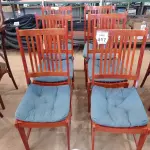 06 CADEIRAS EM MADEIRA MACIÇA COM ACENTO ALMOFADADA. (NO ESTADO) ATENÇÃO! FAZER A VISITAÇÃO ANTES DE ARREMATAR, NÃO SABEMOS SE FUNCIONA, LEILÃO NÃO TEM GARANTIA E NEM DEVOLUÇÃO, SUJEITO A POSSÍVEIS AVARIAS VISÍVEIS/OCULTAS E/OU AUSÊNCIA DE COMPONENTES.