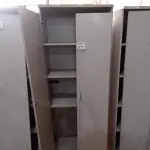LOTE 376 - 01 ARMÁRIO ALTO 02 PORTAS E 03 COMPARTIMENTOS. (NO ESTADO) ATENÇÃO! FAZER A VISITAÇÃO ANTES DE ARREMATAR, NÃO SABEMOS SE FUNCIONA, LEILÃO NÃO TEM GARANTIA E NEM DEVOLUÇÃO, SUJEITO A POSSÍVEIS AVARIAS VISÍVEIS/OCULTAS E/OU AUSÊNCIA DE COMPONENTES.
