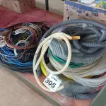 LOTE 305 - 01 LOTE COM MANGUEIRA E FIOS DIVERSOS. (NO ESTADO) ATENÇÃO! FAZER A VISITAÇÃO ANTES DE ARREMATAR, NÃO SABEMOS SE FUNCIONA, LEILÃO NÃO TEM GARANTIA E NEM DEVOLUÇÃO, SUJEITO A POSSÍVEIS AVARIAS VISÍVEIS/OCULTAS E/OU AUSÊNCIA DE COMPONENTES.