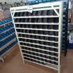 LOTE 548 - 01 EXPOSITOR COM GAVETAS PARA PARAFUSOS. (NO ESTADO) ATENÇÃO! FAZER A VISITAÇÃO ANTES DE ARREMATAR, NÃO SABEMOS SE FUNCIONA, LEILÃO NÃO TEM GARANTIA E NEM DEVOLUÇÃO, SUJEITO A POSSÍVEIS AVARIAS VISÍVEIS/OCULTAS E/OU AUSÊNCIA DE COMPONENTES.