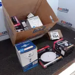LOTE 334 - 01 LOTE COM VÁRIAS LÂMPADAS LED MODELOS DIVERSOS. (NO ESTADO) ATENÇÃO! FAZER A VISITAÇÃO ANTES DE ARREMATAR, NÃO SABEMOS SE FUNCIONA, LEILÃO NÃO TEM GARANTIA E NEM DEVOLUÇÃO, SUJEITO A POSSÍVEIS AVARIAS VISÍVEIS/OCULTAS E/OU AUSÊNCIA DE COMPONENTES.