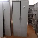 LOTE 374 - 01 ARMÁRIO ALTO 02 PORTAS E 04 COMPARTIMENTOS. (NO ESTADO) ATENÇÃO! FAZER A VISITAÇÃO ANTES DE ARREMATAR, NÃO SABEMOS SE FUNCIONA, LEILÃO NÃO TEM GARANTIA E NEM DEVOLUÇÃO, SUJEITO A POSSÍVEIS AVARIAS VISÍVEIS/OCULTAS E/OU AUSÊNCIA DE COMPONENTES.