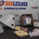 LOTE 515 - 01 LOTE COM VÁRIAS ROUPAS PARA PETS E 02 FOCINHEIRAS. (NO ESTADO) ATENÇÃO! FAZER A VISITAÇÃO ANTES DE ARREMATAR, NÃO SABEMOS SE FUNCIONA, LEILÃO NÃO TEM GARANTIA E NEM DEVOLUÇÃO, SUJEITO A POSSÍVEIS AVARIAS VISÍVEIS/OCULTAS E/OU AUSÊNCIA DE COMPONENTES.