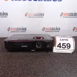 LOTE 459 - 01 PROJETOR MULTIMÍDIA 220W MARCA EPSON. (NO ESTADO) ATENÇÃO! FAZER A VISITAÇÃO ANTES DE ARREMATAR, NÃO SABEMOS SE FUNCIONA, LEILÃO NÃO TEM GARANTIA E NEM DEVOLUÇÃO, SUJEITO A POSSÍVEIS AVARIAS VISÍVEIS/OCULTAS E/OU AUSÊNCIA DE COMPONENTES.