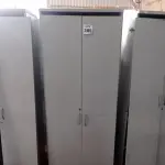 LOTE 385 - 01 ARMÁRIO ALTO COM 02 PORTAS 04 COMPARTIMENTOS. (NO ESTADO) ATENÇÃO! FAZER A VISITAÇÃO ANTES DE ARREMATAR, NÃO SABEMOS SE FUNCIONA, LEILÃO NÃO TEM GARANTIA E NEM DEVOLUÇÃO, SUJEITO A POSSÍVEIS AVARIAS VISÍVEIS/OCULTAS E/OU AUSÊNCIA DE COMPONENTES.