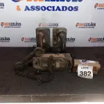 LOTE 382 - 03 TELEFONES ANTIGOS. (NO ESTADO) ATENÇÃO! FAZER A VISITAÇÃO ANTES DE ARREMATAR, NÃO SABEMOS SE FUNCIONA, LEILÃO NÃO TEM GARANTIA E NEM DEVOLUÇÃO, SUJEITO A POSSÍVEIS AVARIAS VISÍVEIS/OCULTAS E/OU AUSÊNCIA DE COMPONENTES.