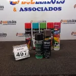 LOTE 497 - 05 TINTAS SPRAY DE CORES DIVERSAS, 01 DESCARBONIZANTE E 01 VERNIZ VERDE ISOTEC. (NO ESTADO) ATENÇÃO! FAZER A VISITAÇÃO ANTES DE ARREMATAR, NÃO SABEMOS SE FUNCIONA, LEILÃO NÃO TEM GARANTIA E NEM DEVOLUÇÃO, SUJEITO A POSSÍVEIS AVARIAS VISÍVEIS/OCULTAS E/OU AUSÊNCIA DE COMPONENTES.