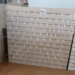 LOTE 544 - 01 PAINEL CANALETADO COM GANCHOS DE 1,49 X 1,40. (NO ESTADO) ATENÇÃO! FAZER A VISITAÇÃO ANTES DE ARREMATAR, NÃO SABEMOS SE FUNCIONA, LEILÃO NÃO TEM GARANTIA E NEM DEVOLUÇÃO, SUJEITO A POSSÍVEIS AVARIAS VISÍVEIS/OCULTAS E/OU AUSÊNCIA DE COMPONENTES.