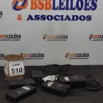 LOTE 510 - 05 FONTES PARA NOTEBOOKS VOLTAGENS DIVERSAS. (NO ESTADO) ATENÇÃO! FAZER A VISITAÇÃO ANTES DE ARREMATAR, NÃO SABEMOS SE FUNCIONA, LEILÃO NÃO TEM GARANTIA E NEM DEVOLUÇÃO, SUJEITO A POSSÍVEIS AVARIAS VISÍVEIS/OCULTAS E/OU AUSÊNCIA DE COMPONENTES.