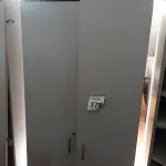 LOTE 379 - 01 ARMÁRIO ALTO COM 02 PORTAS SEM COMPARTIMENTOS. (NO ESTADO) ATENÇÃO! FAZER A VISITAÇÃO ANTES DE ARREMATAR, NÃO SABEMOS SE FUNCIONA, LEILÃO NÃO TEM GARANTIA E NEM DEVOLUÇÃO, SUJEITO A POSSÍVEIS AVARIAS VISÍVEIS/OCULTAS E/OU AUSÊNCIA DE COMPONENTES.