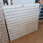 LOTE 547 - 01 PAINEL CANALETADO DE 1,32 X 1,46. (NO ESTADO) ATENÇÃO! FAZER A VISITAÇÃO ANTES DE ARREMATAR, NÃO SABEMOS SE FUNCIONA, LEILÃO NÃO TEM GARANTIA E NEM DEVOLUÇÃO, SUJEITO A POSSÍVEIS AVARIAS VISÍVEIS/OCULTAS E/OU AUSÊNCIA DE COMPONENTES.